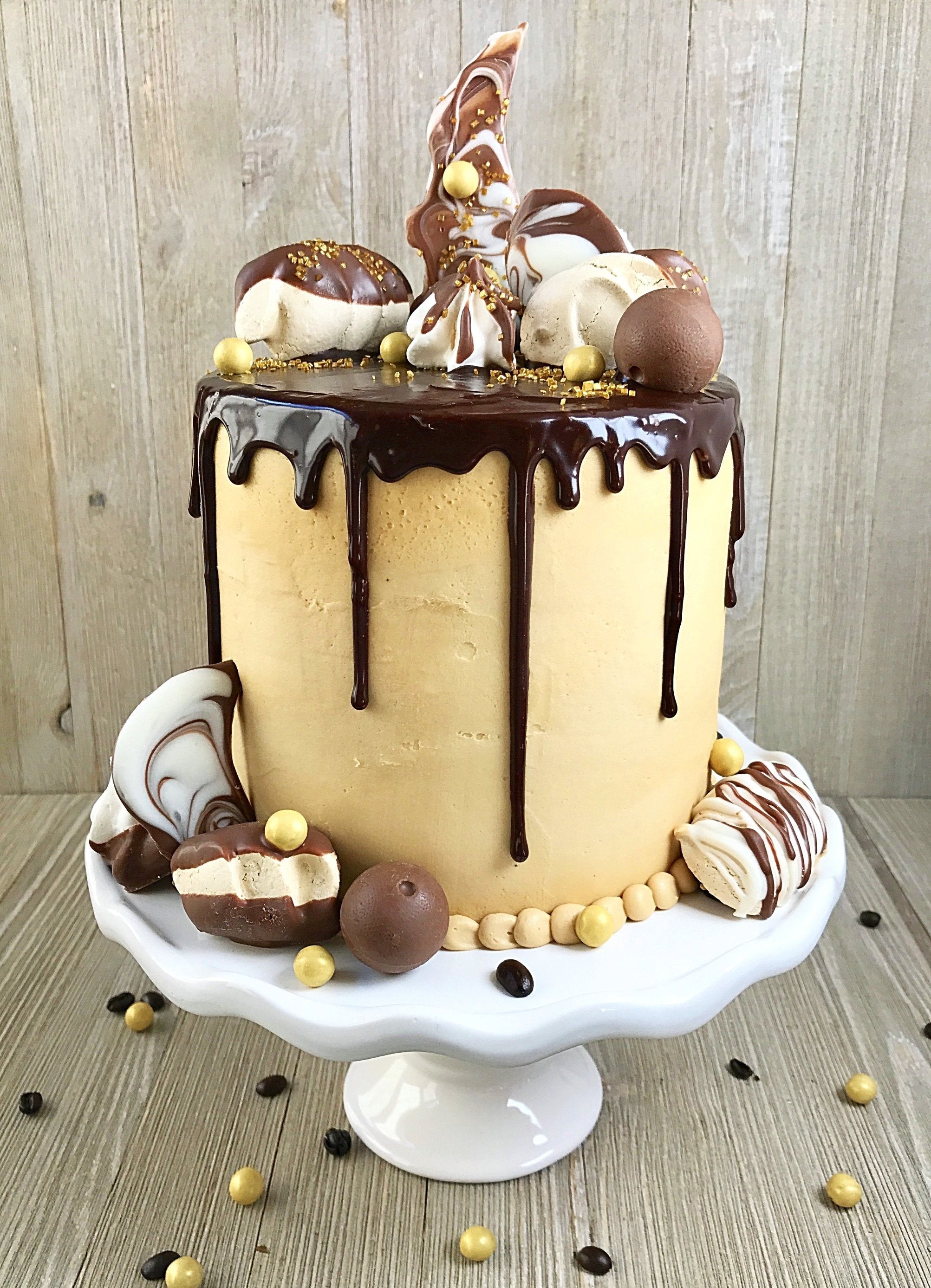 Wonderful DIY Cheerful Chocolate Smarties Cake